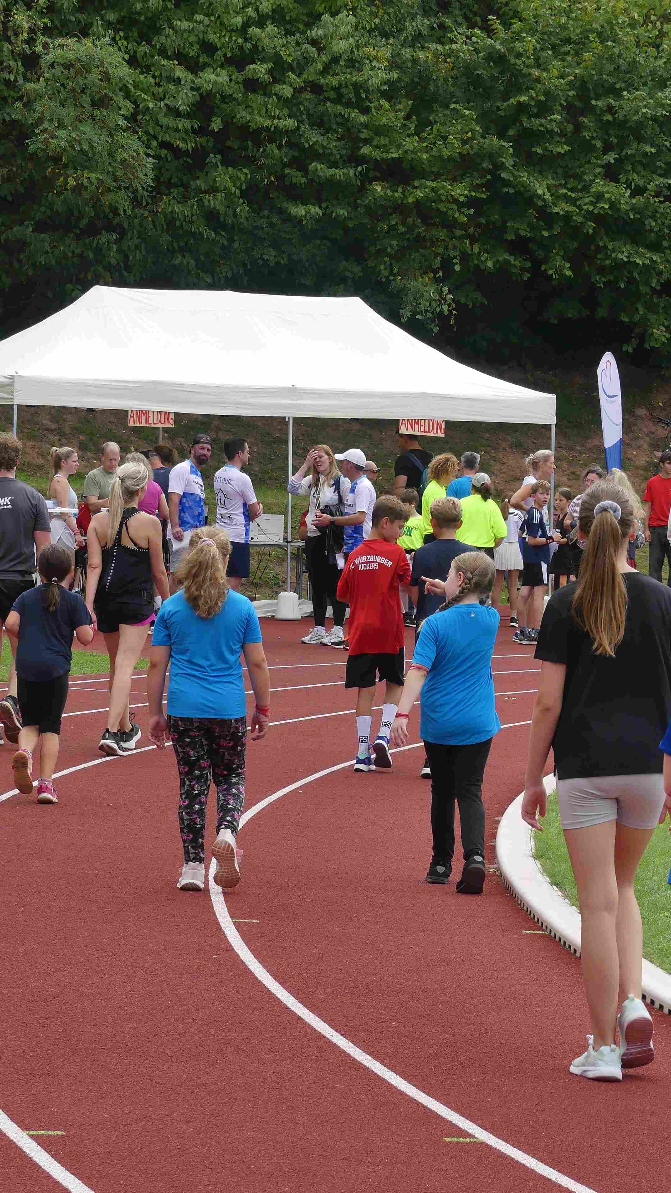 Bild vom 15. Benefizlauf im Jahr 2025. Dies ist das 345. Bild.